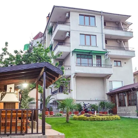 Guest house Chrystal