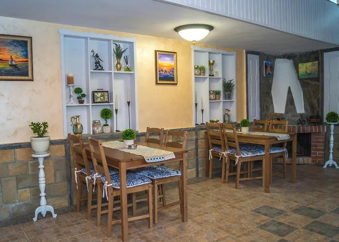 Chrystal Guest house 2*